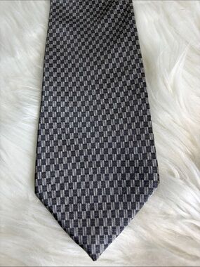 London Fog Men's Checkered 100% Silk Tie in Gray and Black